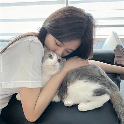 弱比少男闯女校